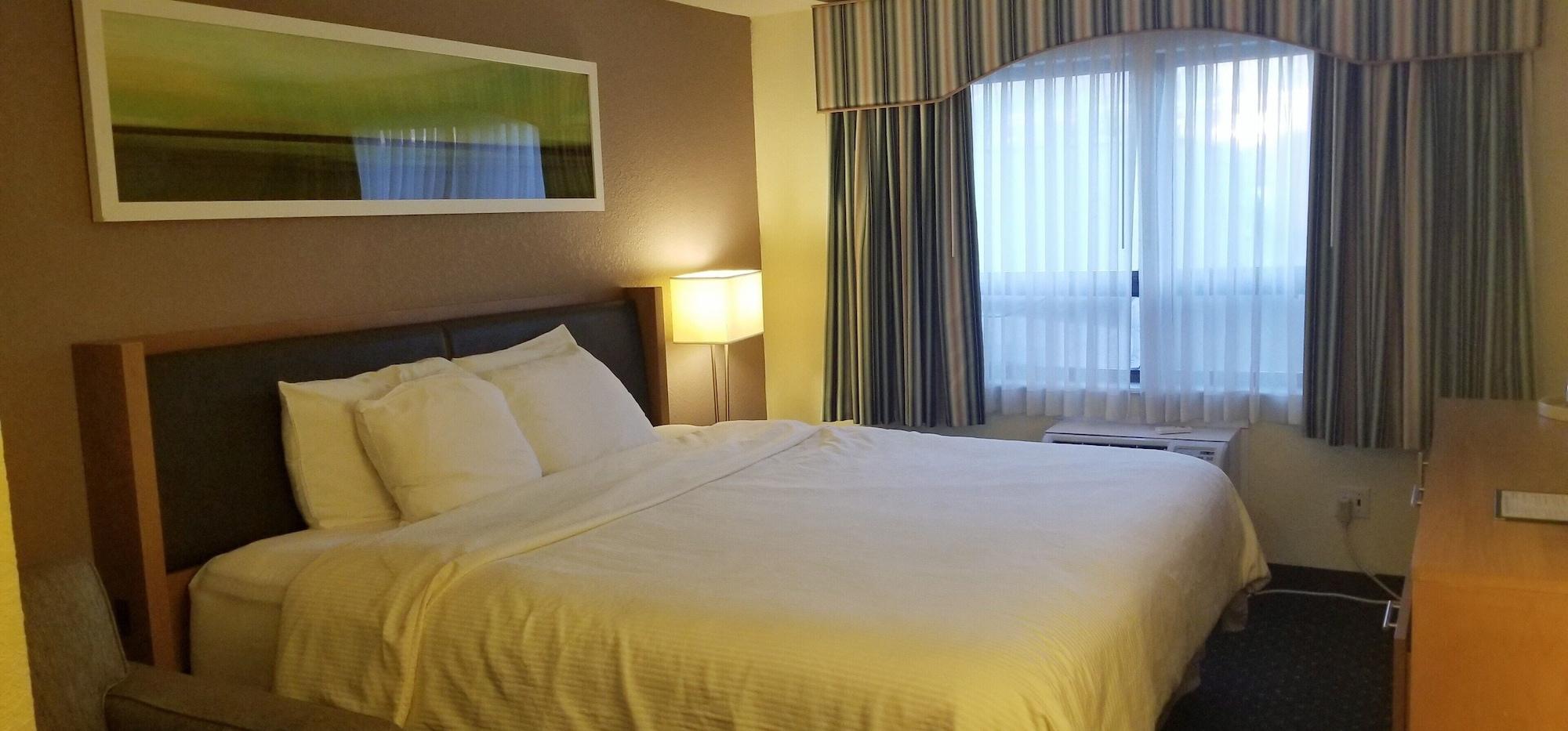 Lakeside Inn Уейкфийлд Екстериор снимка