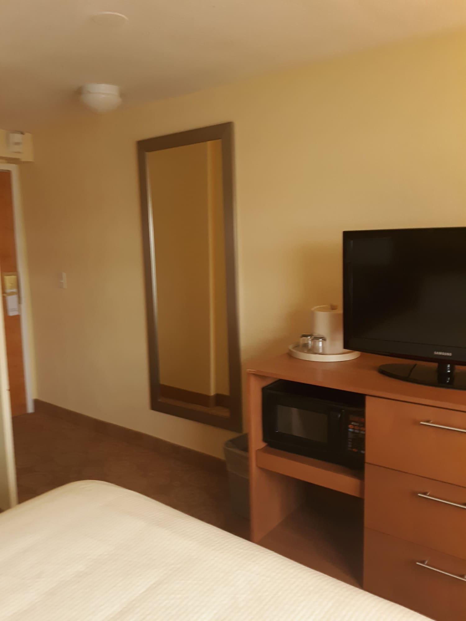 Lakeside Inn Уейкфийлд Екстериор снимка