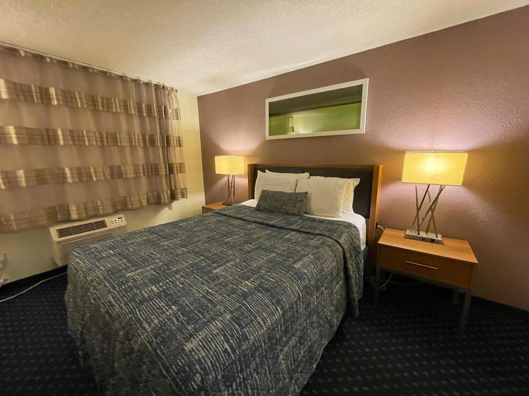 Lakeside Inn Уейкфийлд Екстериор снимка