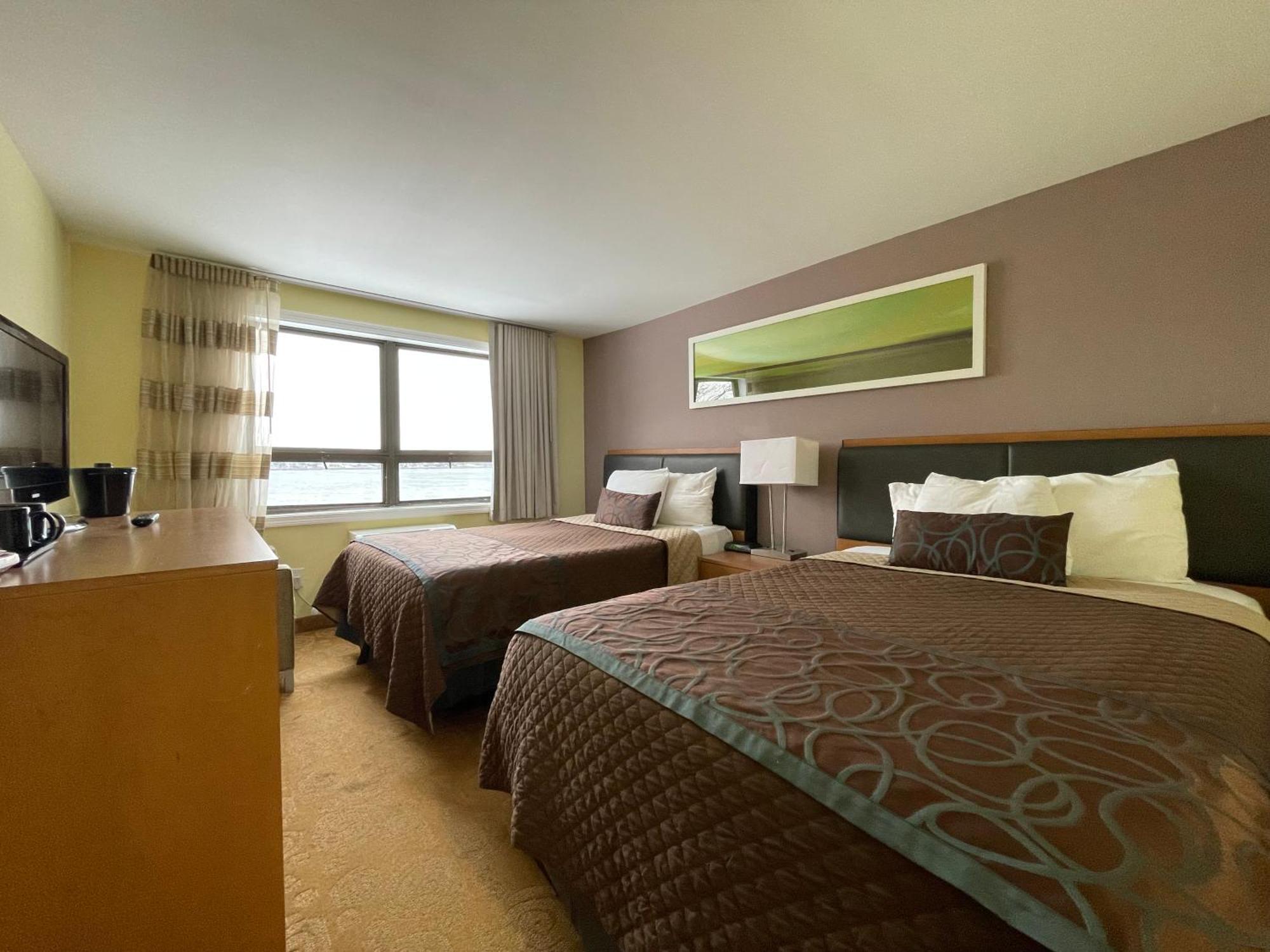 Lakeside Inn Уейкфийлд Екстериор снимка