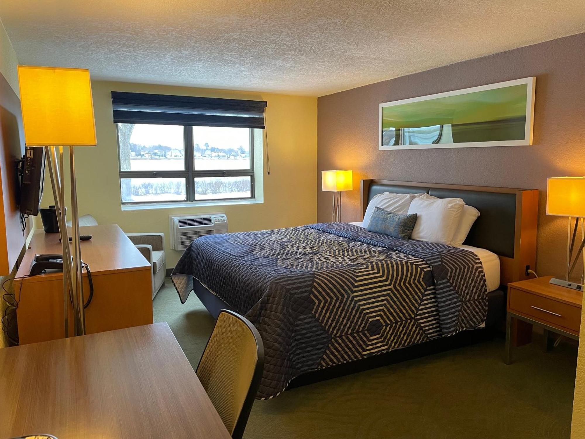 Lakeside Inn Уейкфийлд Екстериор снимка