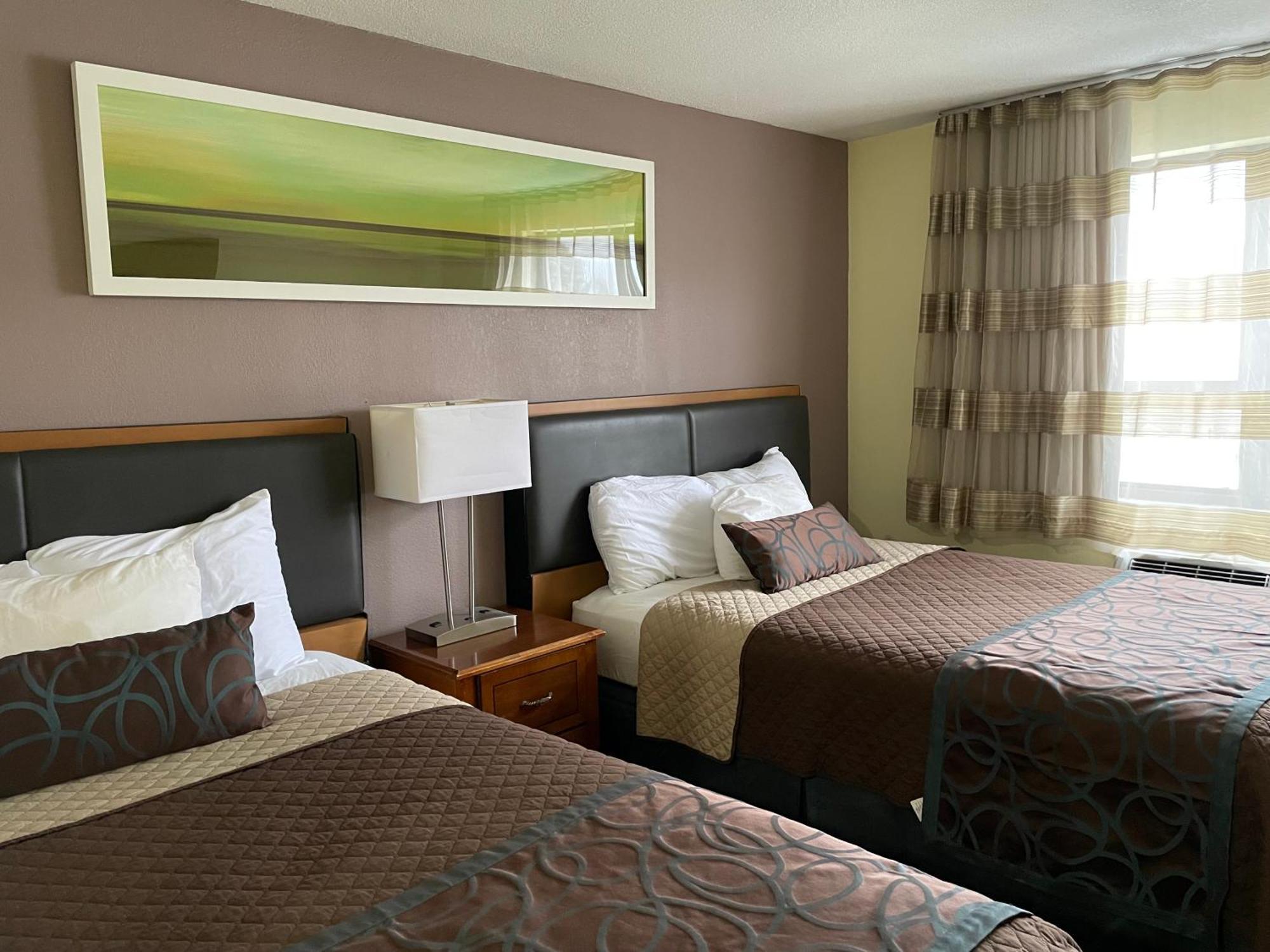 Lakeside Inn Уейкфийлд Екстериор снимка