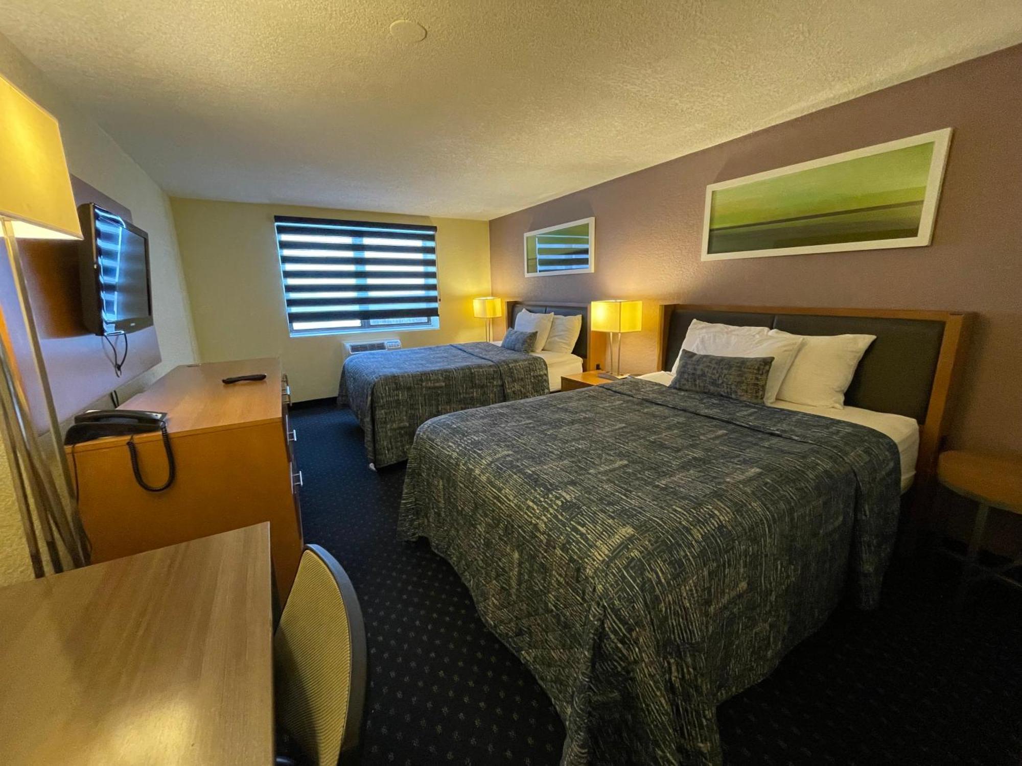 Lakeside Inn Уейкфийлд Екстериор снимка