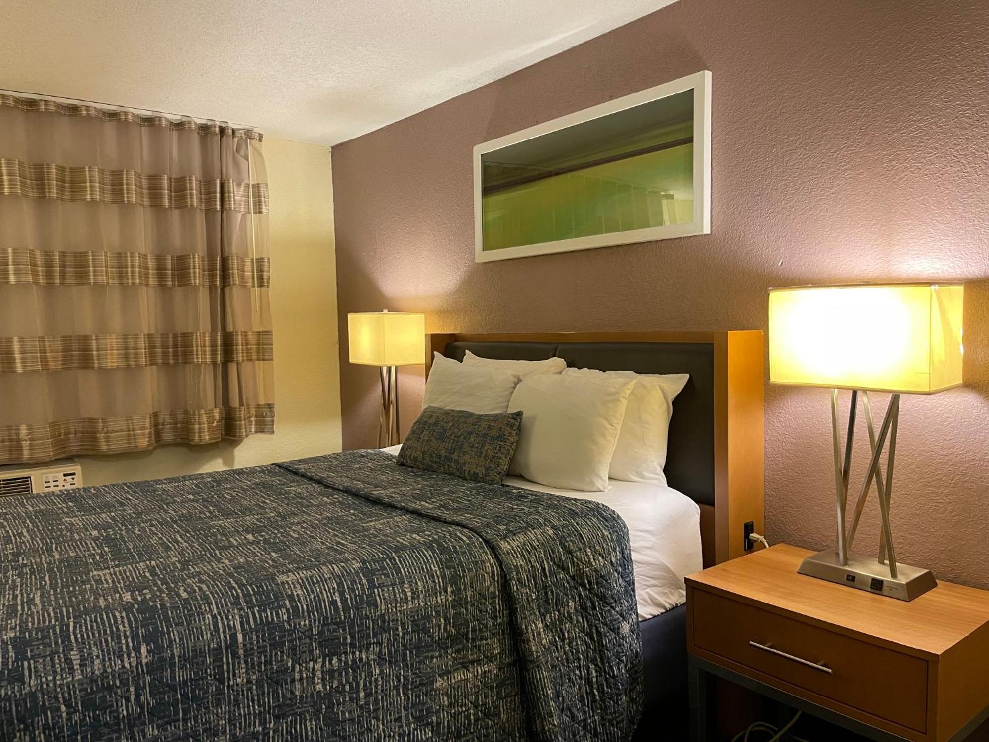 Lakeside Inn Уейкфийлд Екстериор снимка