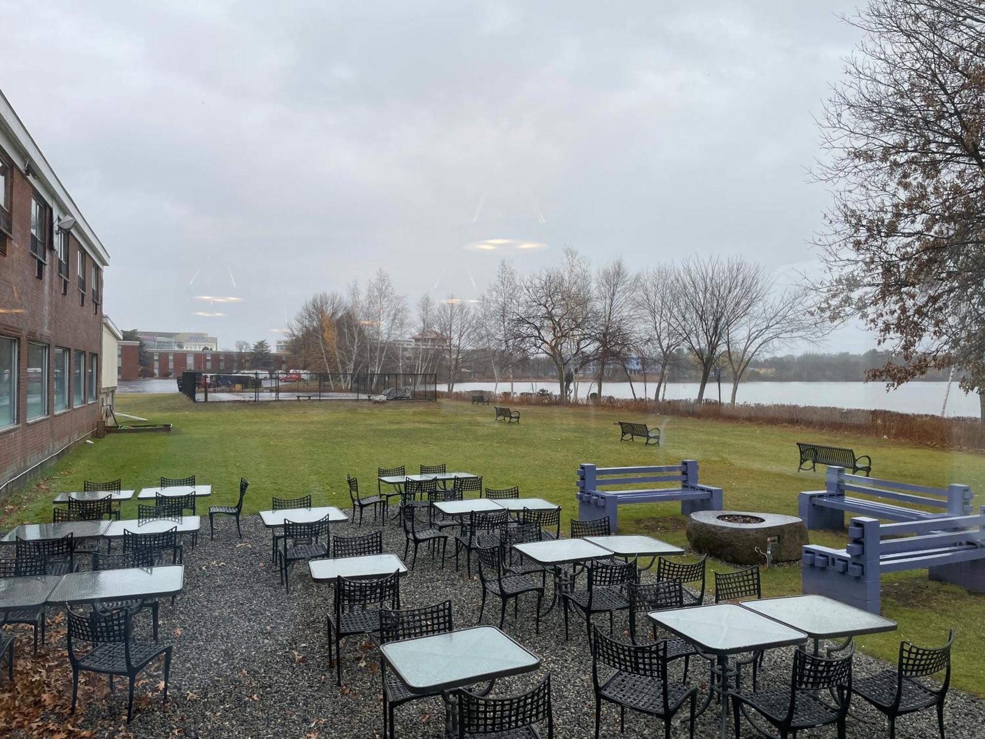 Lakeside Inn Уейкфийлд Екстериор снимка